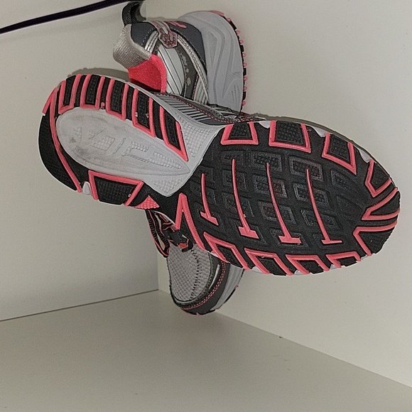 Sneakers - Picture 4 of 4